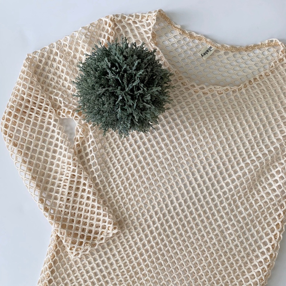 • vintage off-white fishnet top •